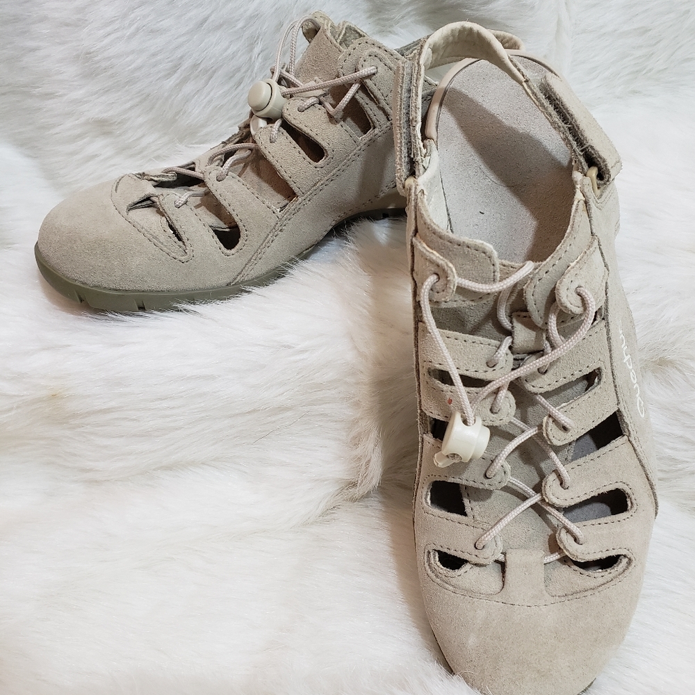 Quechua Leather Hiking/ Walking Shoes NWOT